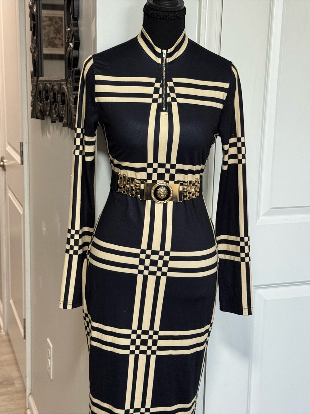 Amazon Black & Cream Plaid Long Sleeve Midi Dress with Zip Neck